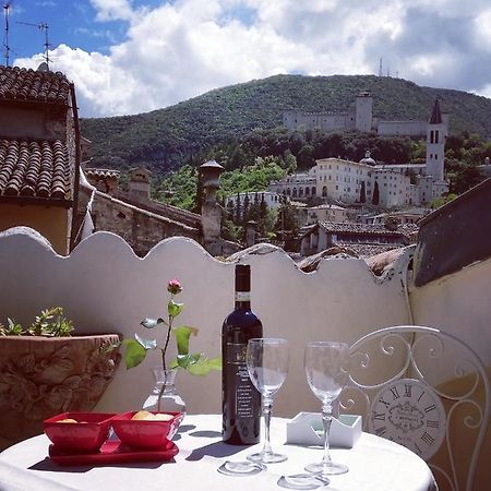 Апартаменти Sotto I Tetti Del Borgo Сполето Екстер'єр фото